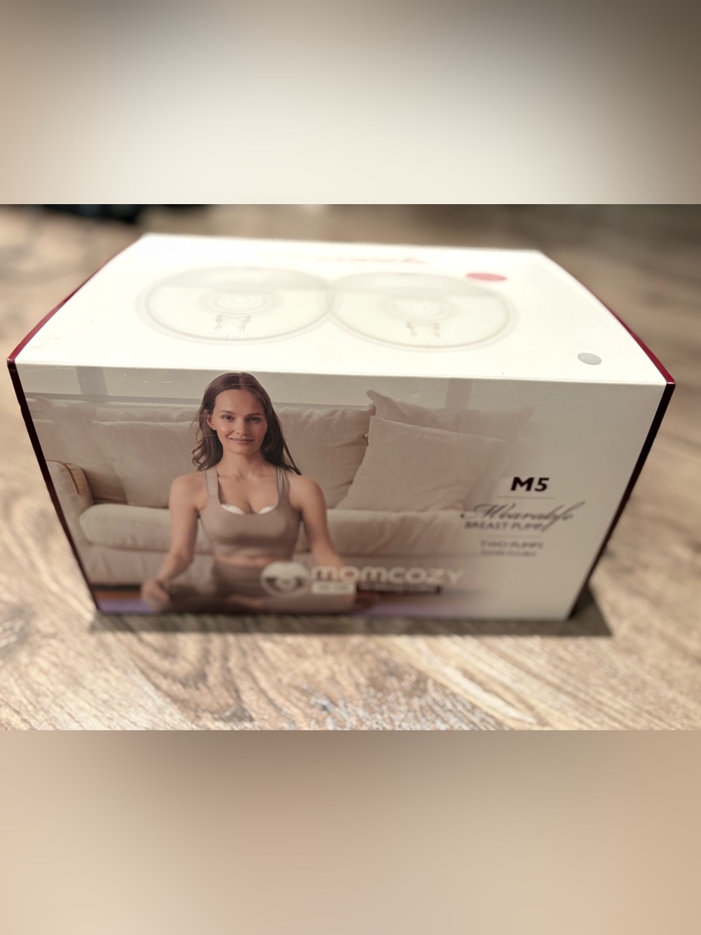 Mom Cozy M5 Wearable Breast Pump and Travel Case
